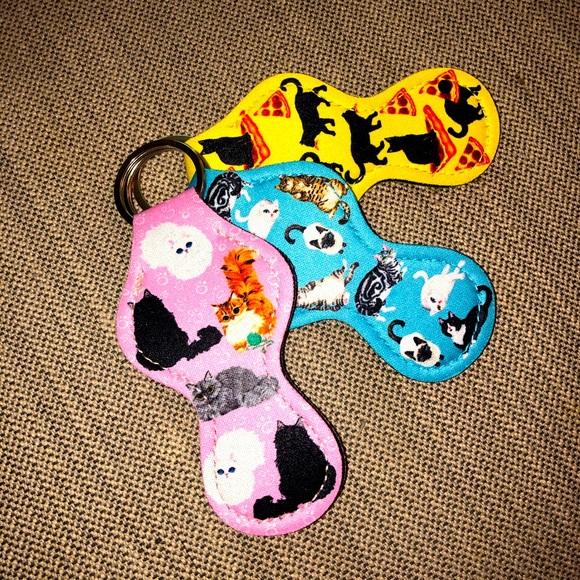 Fairedushop Accessories - 🍪 2/$10 Kitty Lip Balm Key Fob